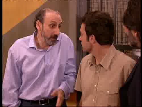 -¡Juan! Ya tengo trabajo. Mira,
soy directora financiera...
