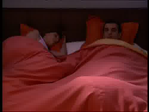 métele mano cuando esté dormida
a ver qué pasa."