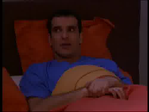 :-* Trae la almohada,
yo duermo en el suelo.