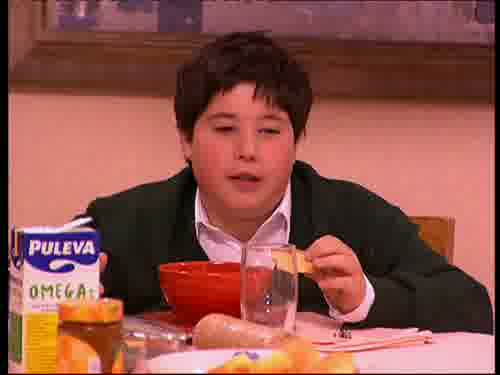 -Ahí tienes bollos.
Y no os quejéis tanto,