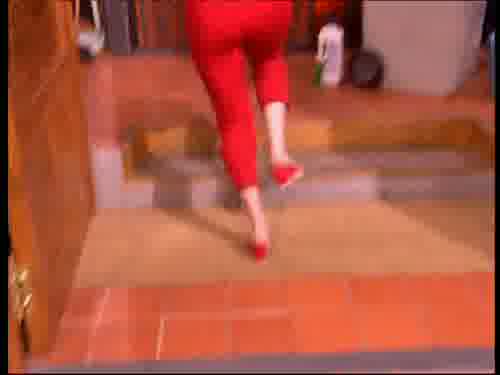 -No, Paloma está subiendo
por las escaleras.