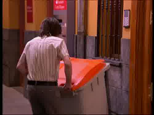 -Eso no le importa a nadie.
¿Te importa? No. Pues ya está.