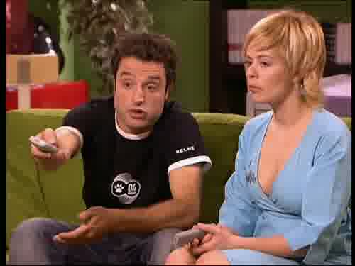 -Qué pesado. Dijiste que creásemos
buen rollo con los vecinos.