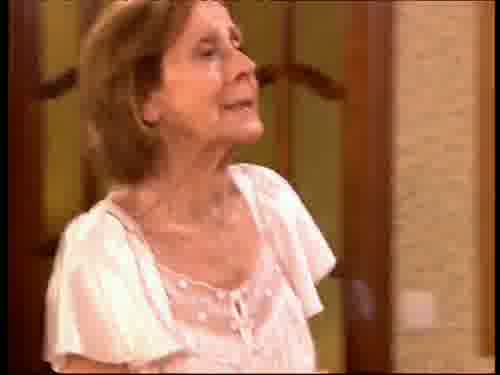 -Que nos devuelvan el dinero; nos
van a volver locos con el zapping.