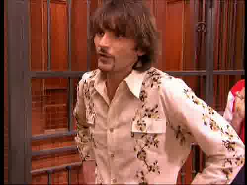 -¿Qué pasa? ¿Has dejado a Rocío?
-¿Qué?