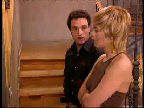 -Hola. Bienvenidos a mi comunión.
-¿Qué te han hecho, joven grumete?