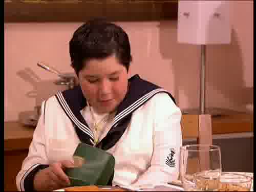 -Ésa es la que teníamos en casa.
¿Cómo le regalas eso?