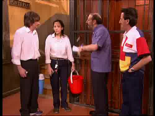 No podemos discutir todo el día,
no llego a comer.