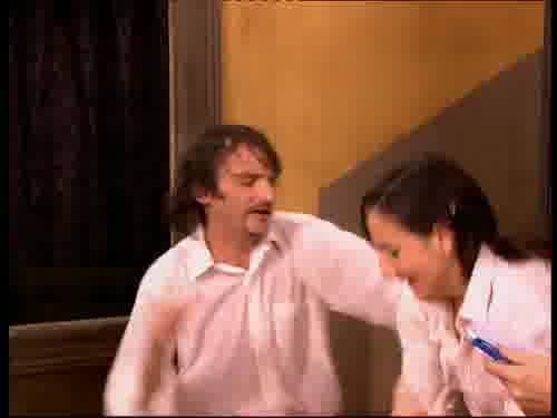 -Si eres torpe, no tengo la culpa.
-Estás mal, me odias.