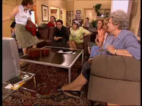 -Hola, cariño. Que mi abuela
ya está fuera de peligro.