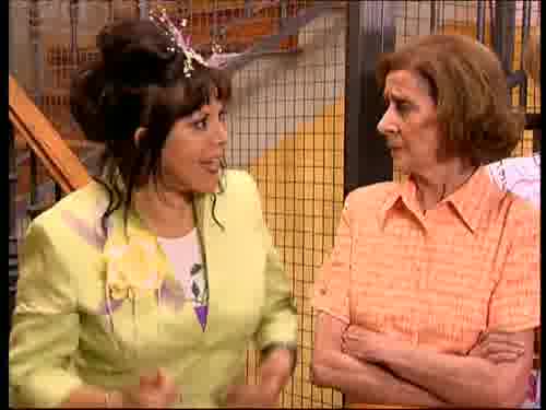 -Somos jubiladas y nos aburrimos,
ponnos "La despechada",