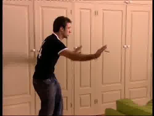 -Que estoy trabajando.
-¡Suelta eso, cabrón!