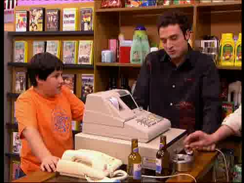-Emilio se nos casa. Qué fuerte.
-En las bodas se liga, ¿no?