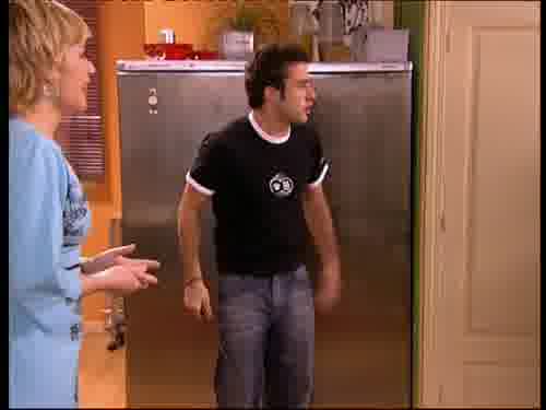 -¿Y tú a mí qué? El día
que no me toca un perro me toca...