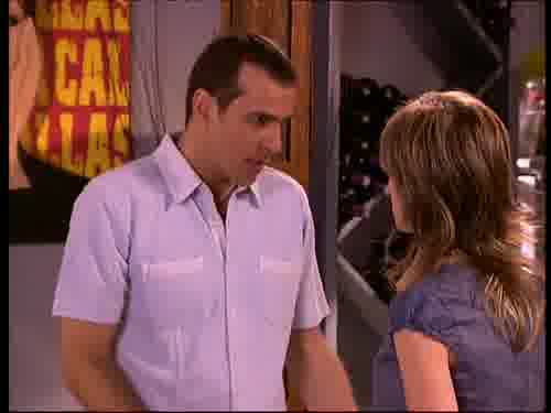 -La he llamado yo, y dice
que me echa de menos.